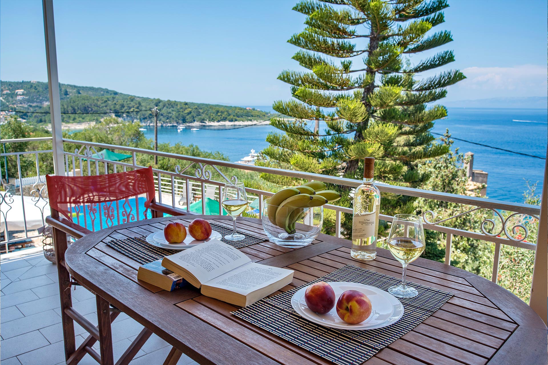 Christos Studios & Apartments